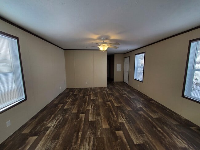 Building Photo - 35 Sparrow Hill Dr