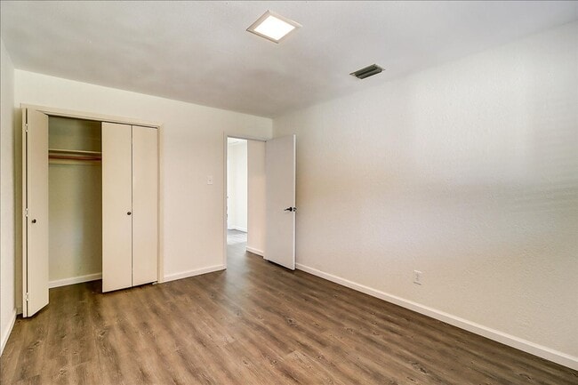 Building Photo - 5530 Tahoe Cir