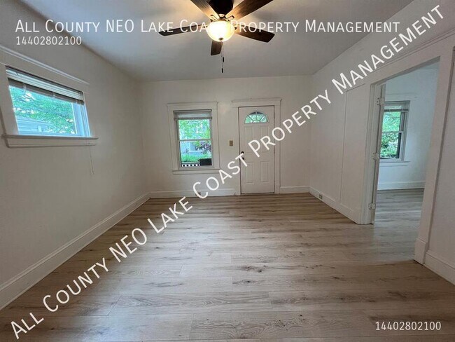 Building Photo - 2118 Dowd-#1Dn