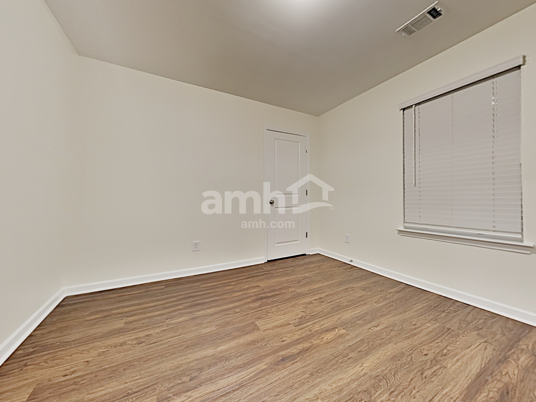Building Photo - 428 Camp dr