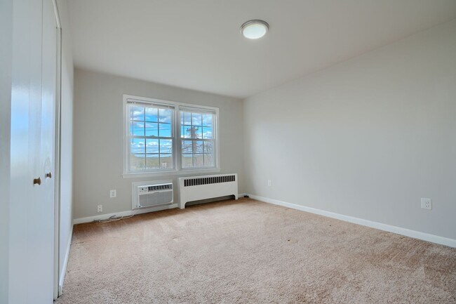 Building Photo - 1 Bed 1 Bath Home for Rent in Rockville, MD- INCLUDES GAS/HEAT AND WATER