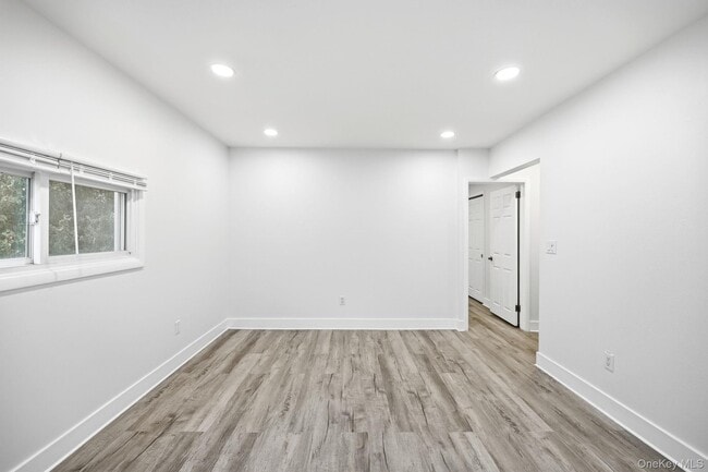 Building Photo - 359 Orangeburg Rd