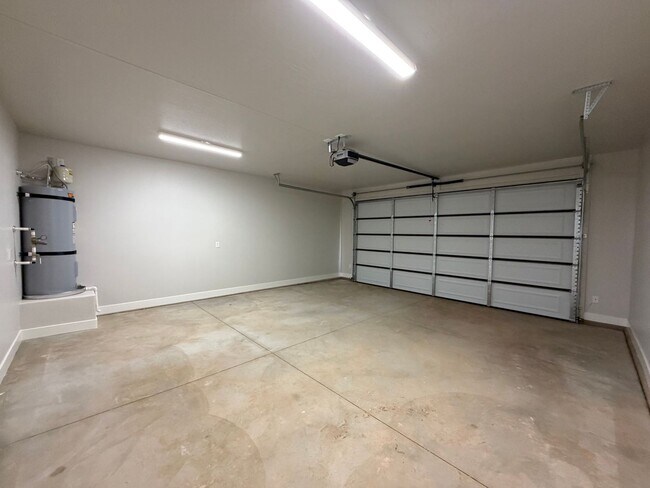 Building Photo - BRAND NEW TOWNHOME FOR RENT!