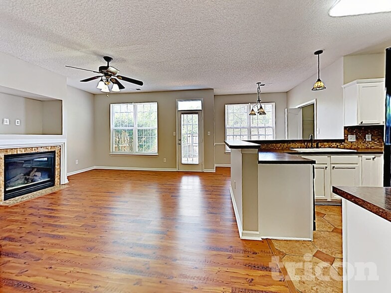 Building Photo - 5936 Briggs Dr