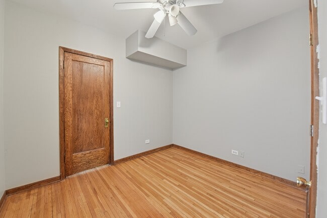 Building Photo - 4432 N Winchester Ave