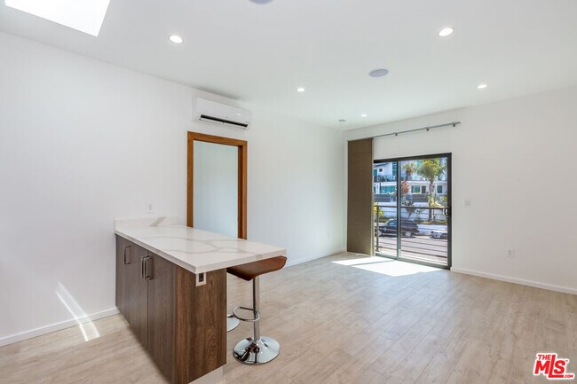 Building Photo - 8012 Zeus Dr