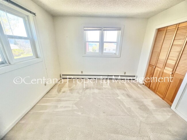 Building Photo - Cute 2 bedroom 1 bath Uptown!