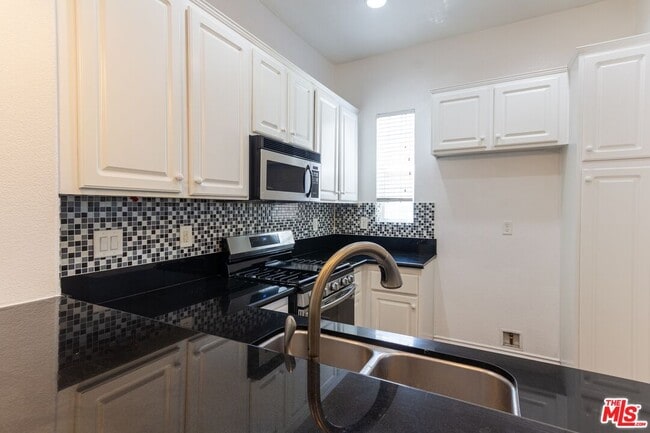 Building Photo - 2264 Clark Dr