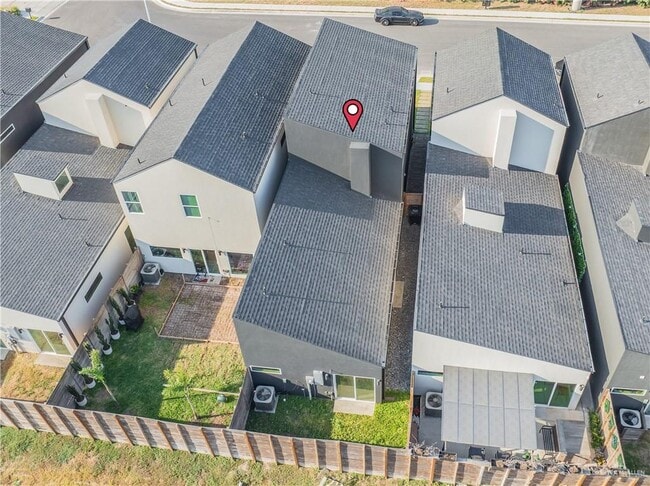 Building Photo - 25 Warbler Ave