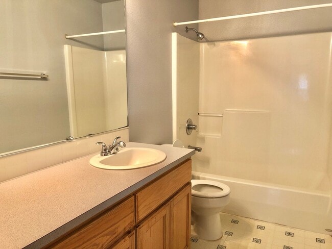 Building Photo - Spacious 4-Bedroom House in North Newberg near park and schools