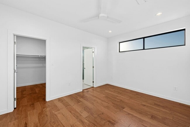 Building Photo - Three 3X3 stand alone townhomes in West Campus!