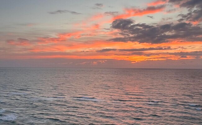 Building Photo - 5420 N Ocean Dr