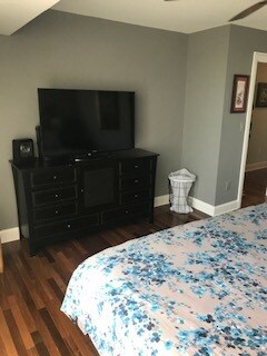 Bedroom 1a - 125 SW Jefferson Ave