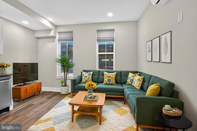 Building Photo - 1924 N Front St