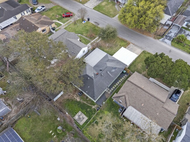 Building Photo - 7511 Magnolia St