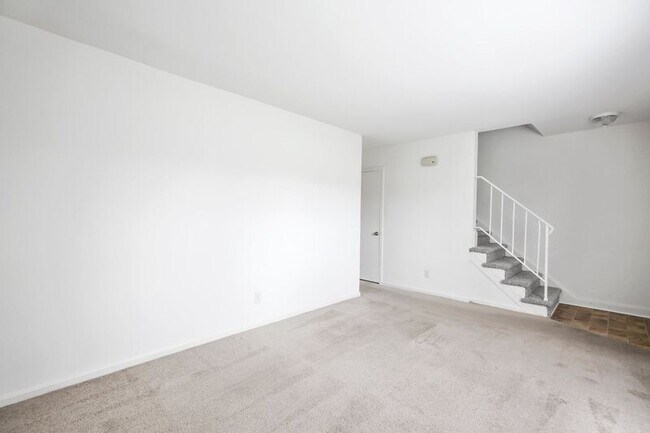 Building Photo - 307 Ellery Ct