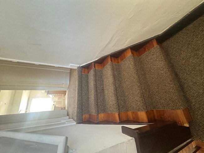 Building Photo - 21 Anderson Ave