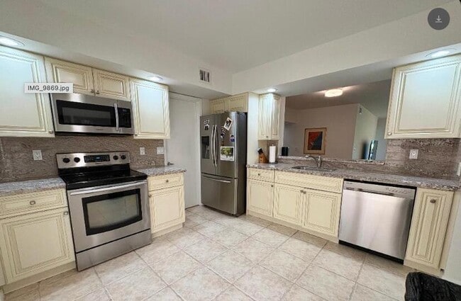 Building Photo - 7744 La Mirada Dr