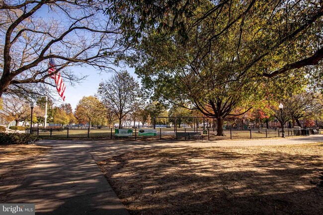 Building Photo - 1218 Riverside Ave