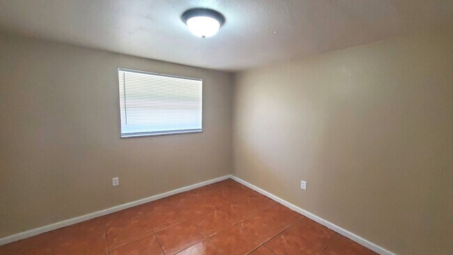 Building Photo - 9410 Grandfield Rd