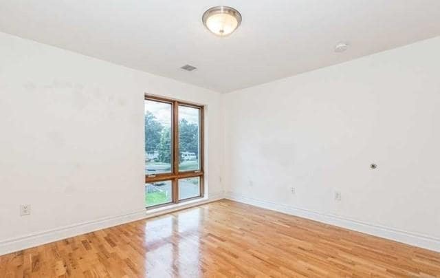 Building Photo - 17 Meadow Rd