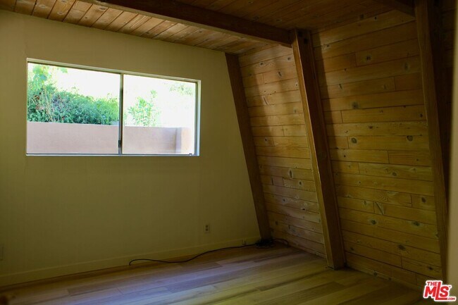 Building Photo - 1578 Topanga Skyline Dr
