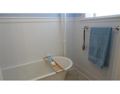 Building Photo - 65 Burbank St