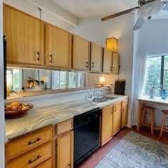 Building Photo - 1120 Maohu St