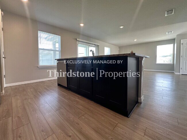 Building Photo - 1373 Tan Tara Trl