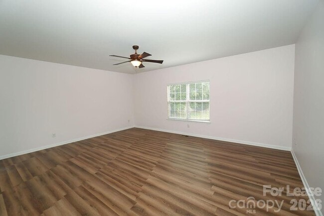Building Photo - 4224 Lois Ln
