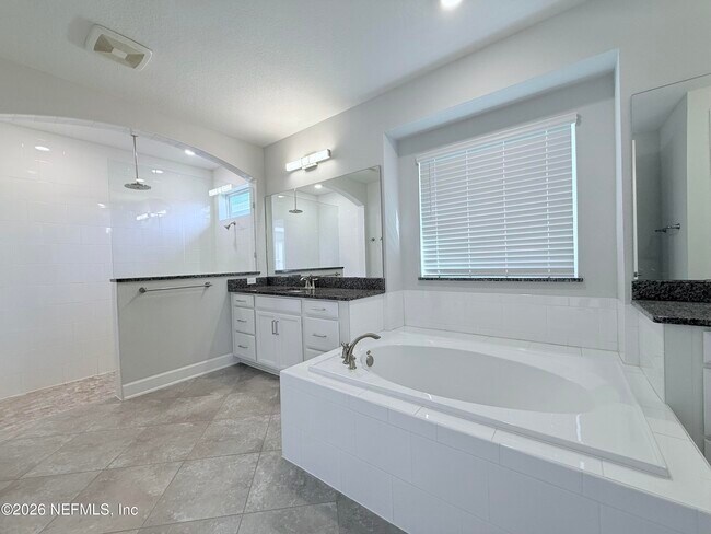 Building Photo - 24 Woodsong Ln