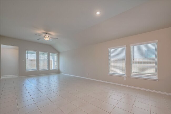 Building Photo - 31953 Retama Rnch Dr