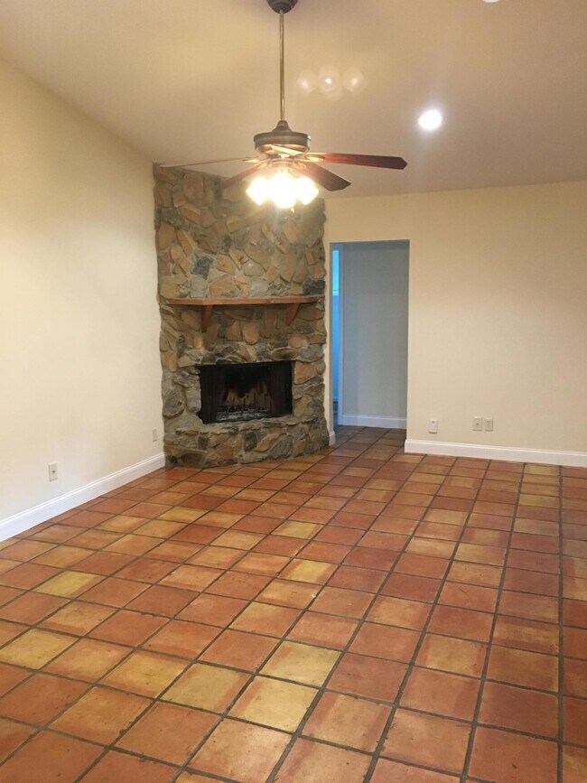 Building Photo - 7256 162nd Ct N
