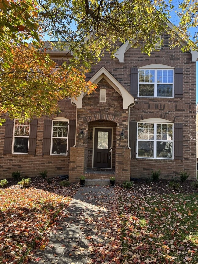 Building Photo - "Charming 4-Bed Home with Guest Suite & Gr...
