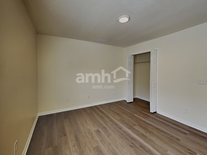 Building Photo - 15601 Sarcee Ct