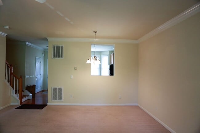 Building Photo - Spacious Melbourne Park Townhome