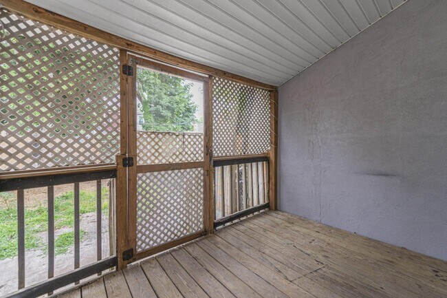 Building Photo - 9 E Basin St