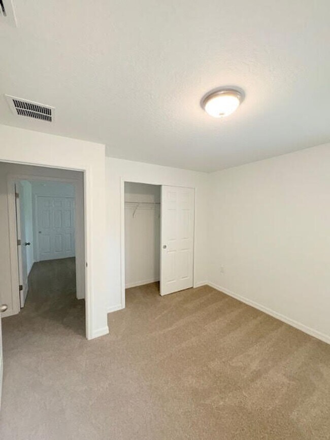 Building Photo - 125 Seattle Trail