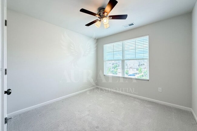 Building Photo - 3018 Brellon Ln