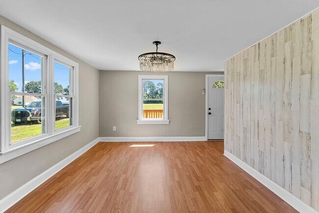 Building Photo - 2302 Lighthouse View Dr