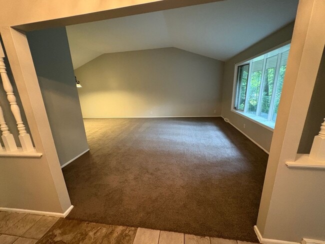 Building Photo - Beautiful Split Level House 3 bedroom 1 ba...