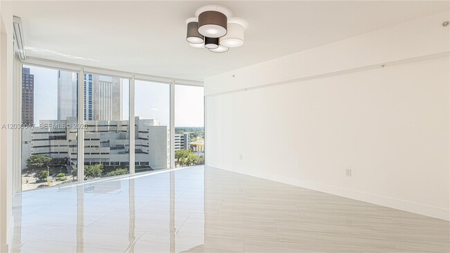 Building Photo - 333 Las Olas Way