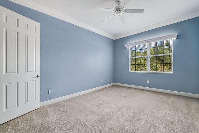 Building Photo - 9778 Bowline Dr