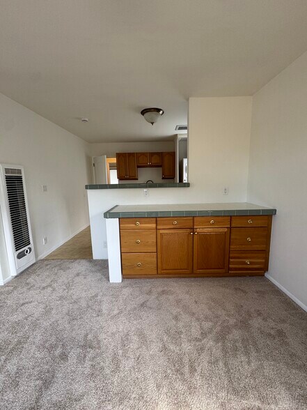 Building Photo - 714 Loma Dr