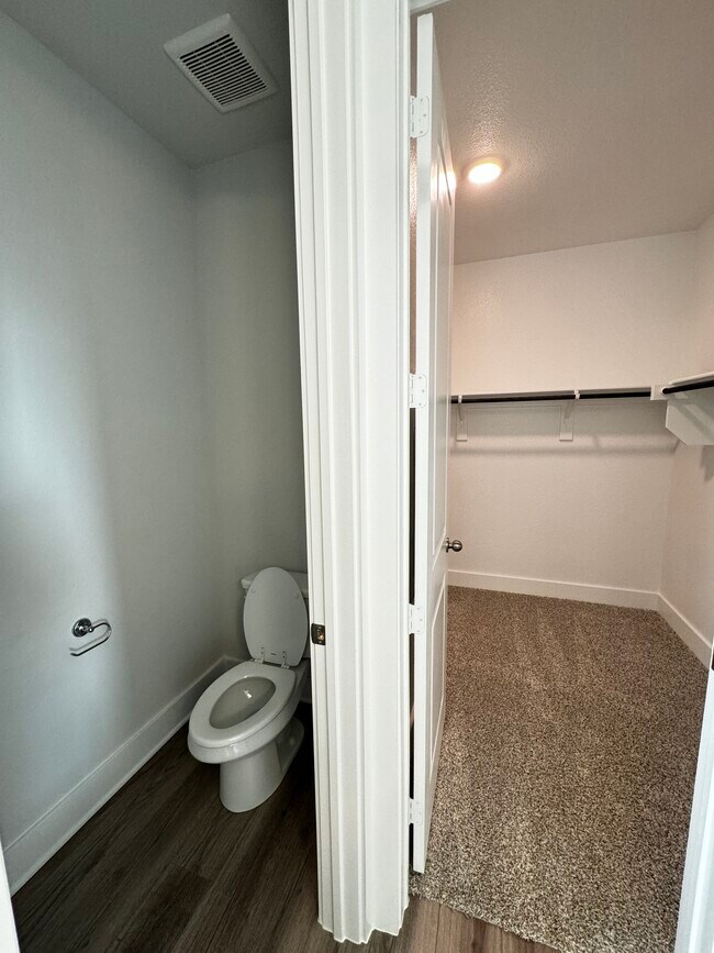 Building Photo - 2701 Painted Trl