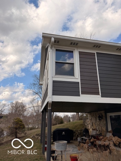 Building Photo - 15022 Shoreway E Dr