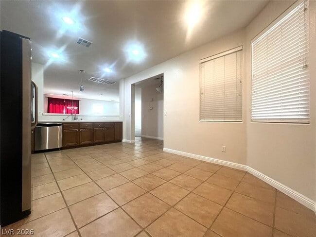 Building Photo - 11027 Village Crest Ln