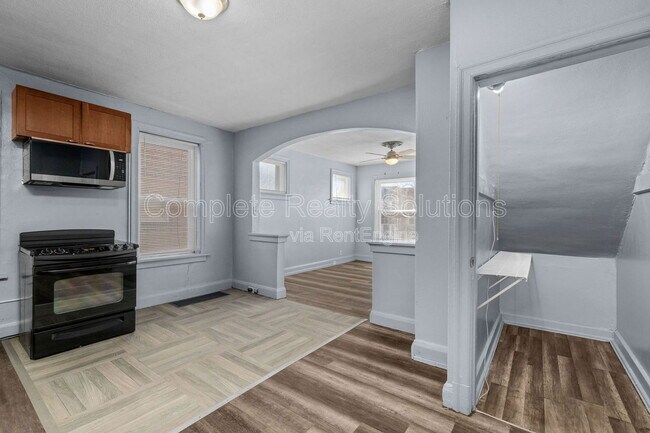 Building Photo - 3530 Oregon Ave