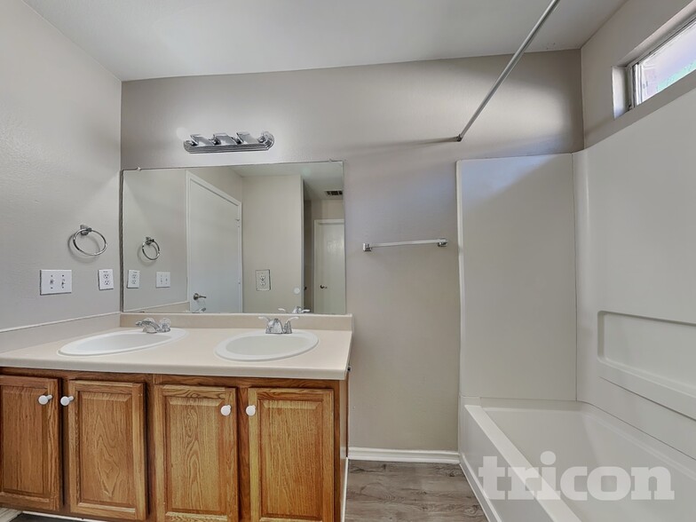 Building Photo - 12529 Sky Harbor Dr