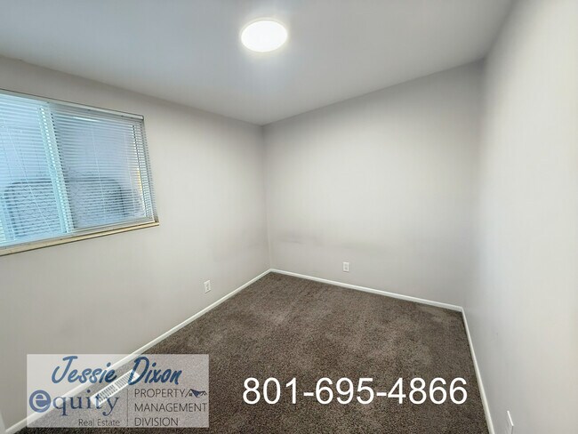 Building Photo - 364 Ann St